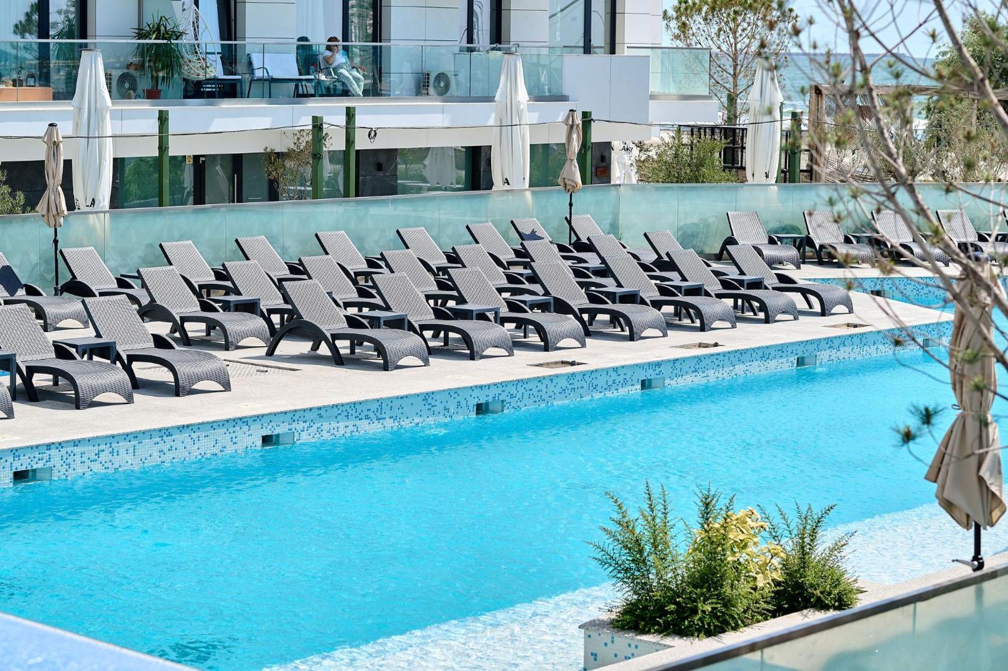 Sun & Fun Infinity Pool Apartament *